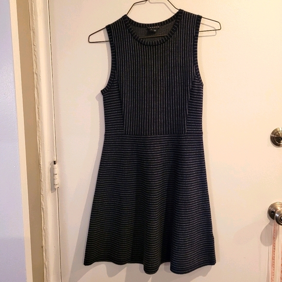 Theory Dresses & Skirts - Theory Striped Wool Shift Flare Dress Sz S